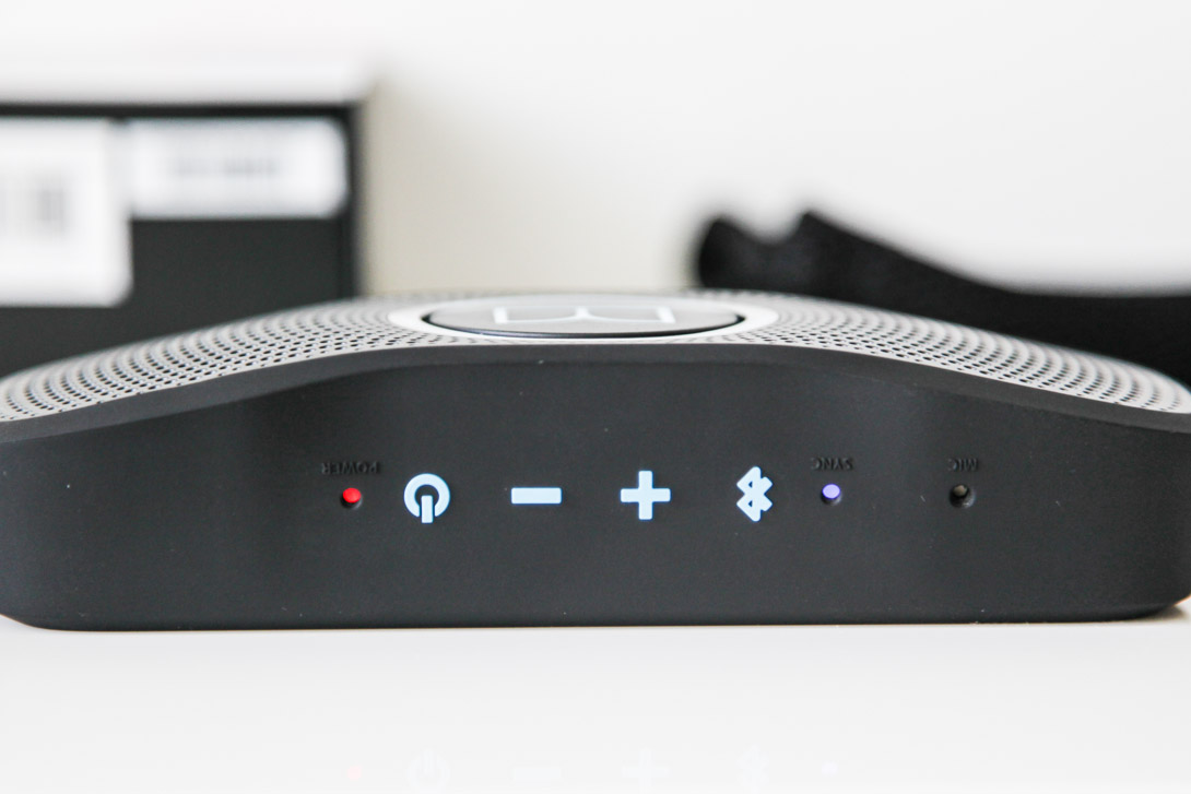 Со своими габаритами — 18.41 на 8.26 на 3.99 см — и весом всего 230 грамм Monster SuperStar BackFloat найдет себе место даже в дамской сумочке, не говоря уж про рюкзак путешественника.