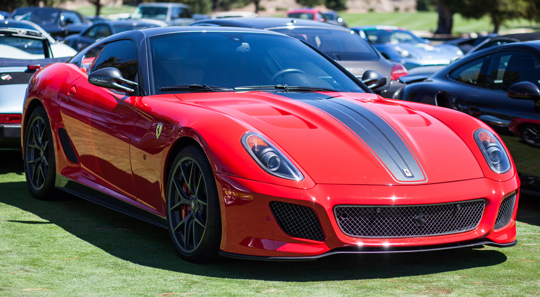 Парковка на миллиард: автоэкзотика на подступах к Пеббл-Бич