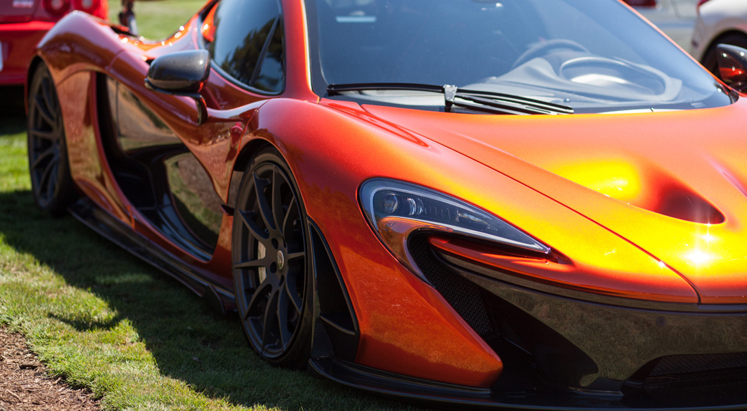 Парковка на миллиард: автоэкзотика на подступах к Пеббл-Бич