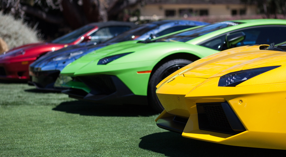 Парковка на миллиард: автоэкзотика на подступах к Пеббл-Бич