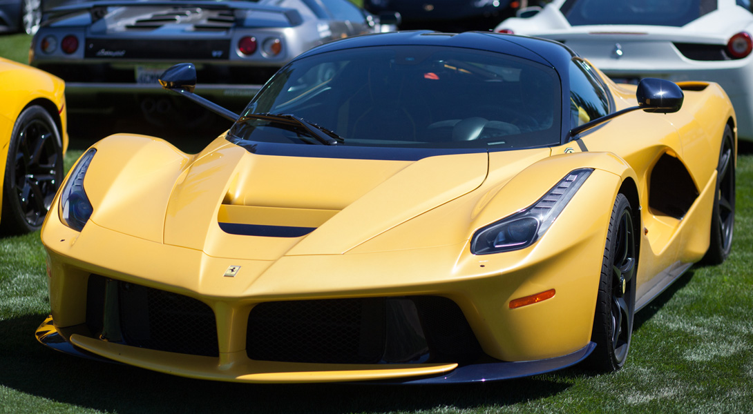 Парковка на миллиард: автоэкзотика на подступах к Пеббл-Бич