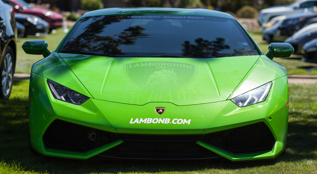 Парковка на миллиард: автоэкзотика на подступах к Пеббл-Бич