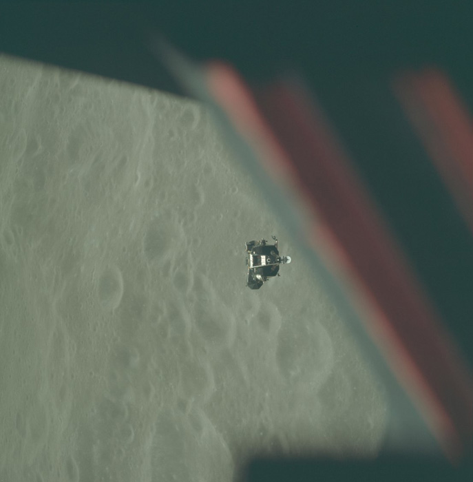 Миссии Apollo в максимальном разрешении Аполлон 10. Лунный модуль Snoopy на испытании в пределах видимости командного модуля Charlie Brown.