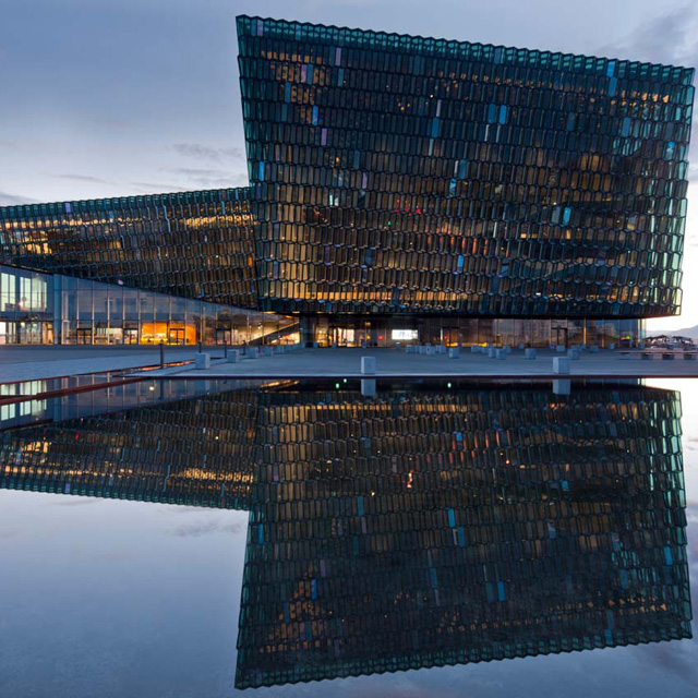 ,    -, .     2011            ,       Henning Larsen Architects   .