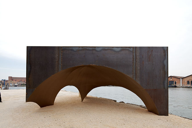 Инсталляция португальского бюро Aires Mateus 0