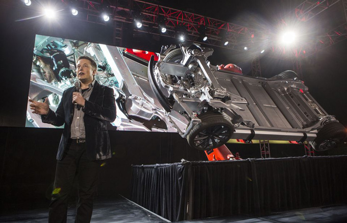 Элон Маск принимает участие в каждой презентации автомобилей Tesla