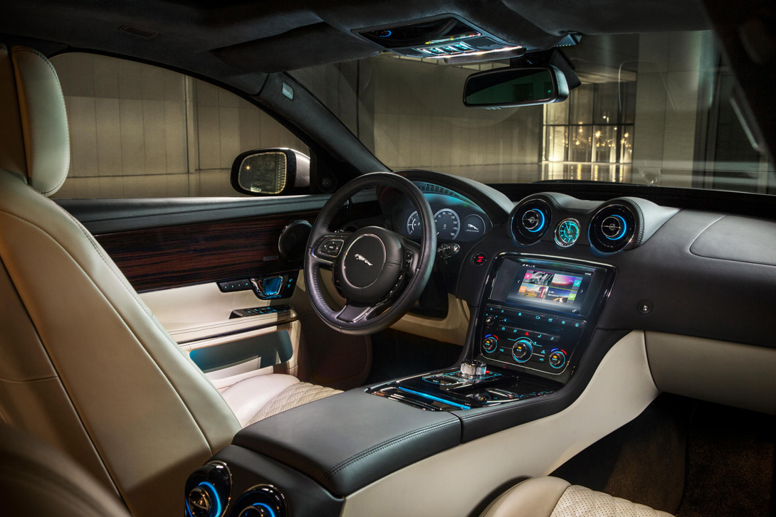 Jaguar XJ 2016 делает ставку на богатый внутренний мир