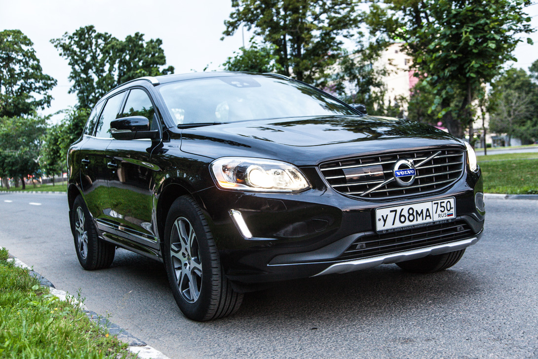 Volvo xc60 бензин. Volvo xc60 2020. Volvo xc60 зеленая. Серая Вольво xc60. Volvo xc60 2016 Black.