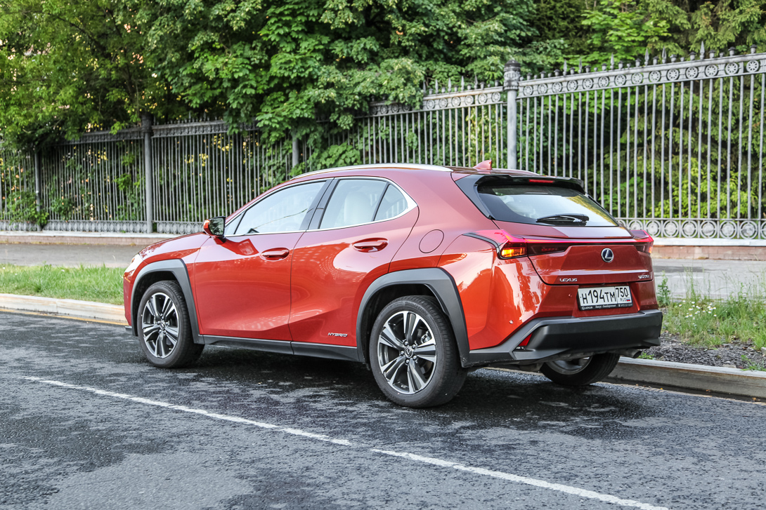 Тест-драйв: Lexus UX 250h