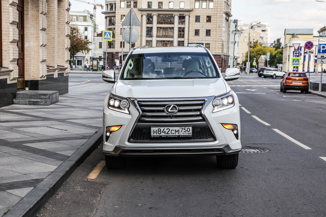 Находим бездорожье в городе на Lexus GX460