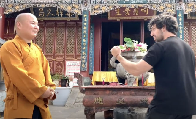 Монах Шаолинь против боксера