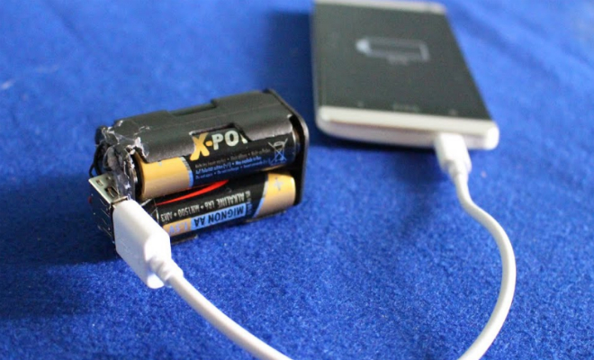 Как зарядить телефон от батарейки