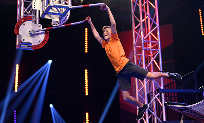 Видео шоу ниндзя. Шоу Ninja Warrior. Полоса препятствий шоу. Шоу ниндзя полоса препятствий. Американский ниндзя шоу вся полоса препятствий.