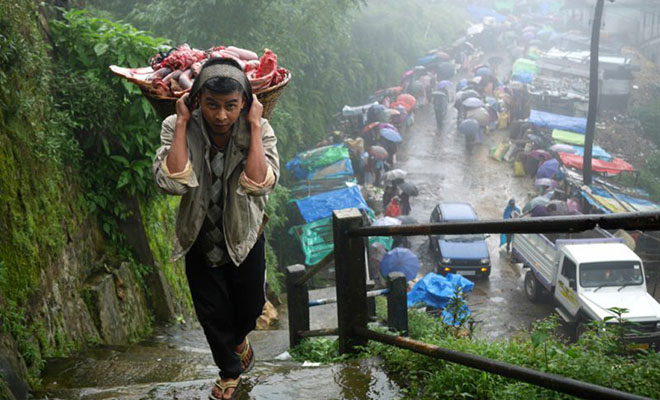Черапуньи — самый дождливый город в мире. Как жить в месте, где шесть месяцев в день идет дождь