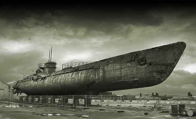 Немецкая сумбарина доплыла до Таймыра и больше 80 лет лежит на берегу. Исследование лодки внутри