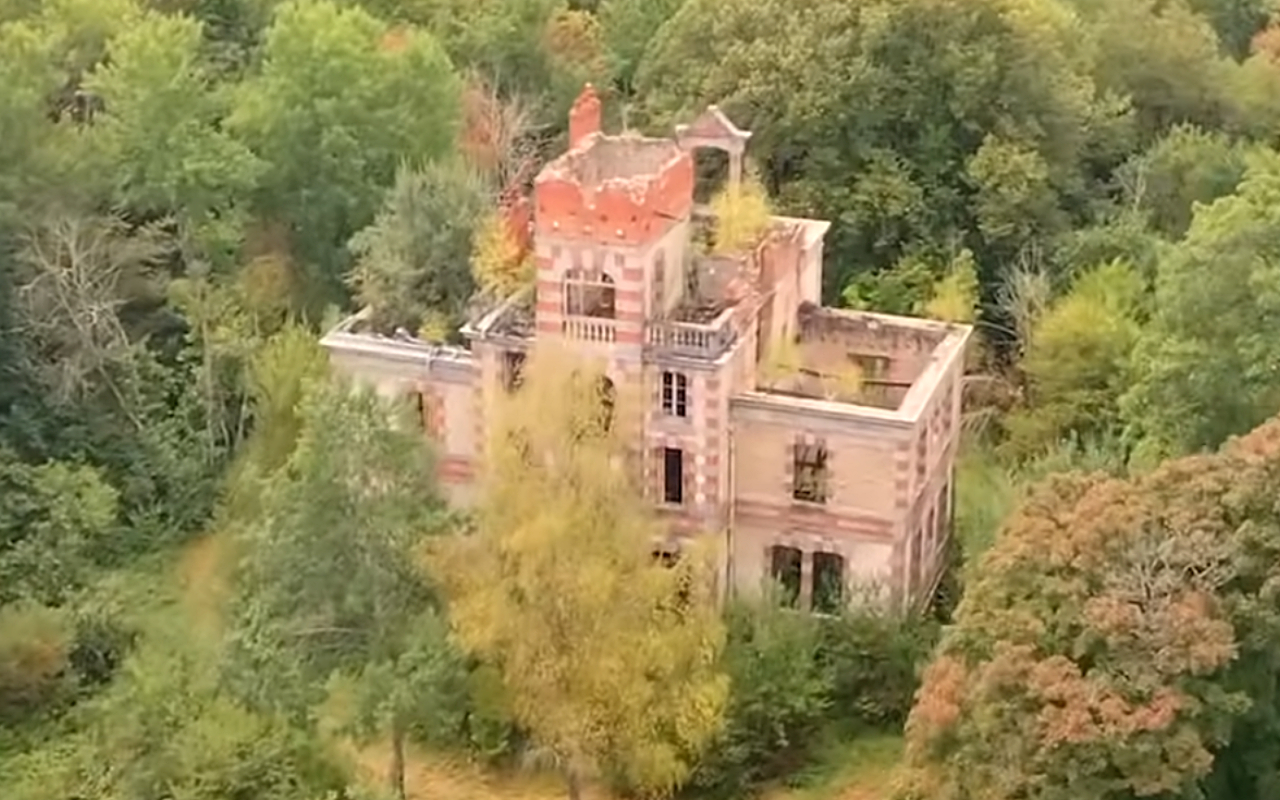 Кадр из видео @escapetoruralfrance