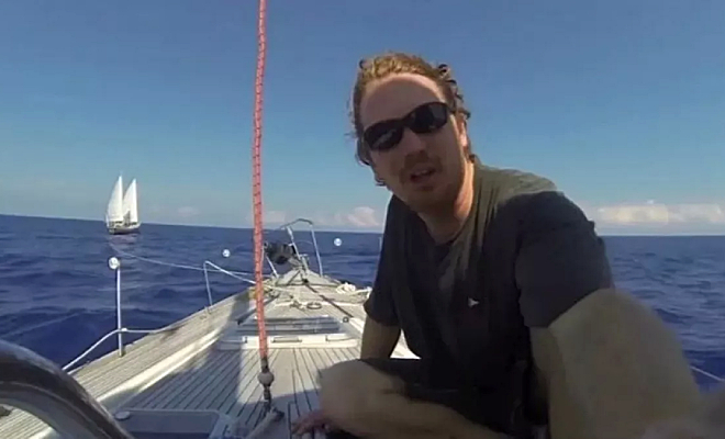 В Бермудском треугольнике моряки нашли пустую яхту. Все вещи на местах, но людей нет словно они внезапно ушли
