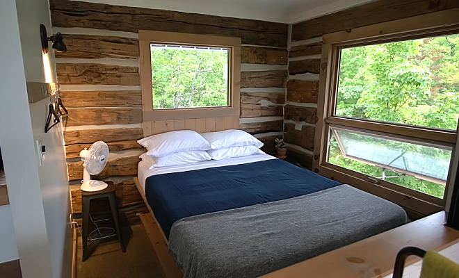 Кадр из видео @ExploringAlternatives