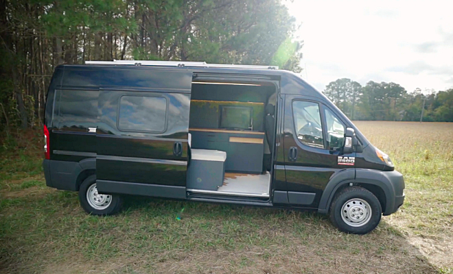 Кадр из видео @scarletandseth