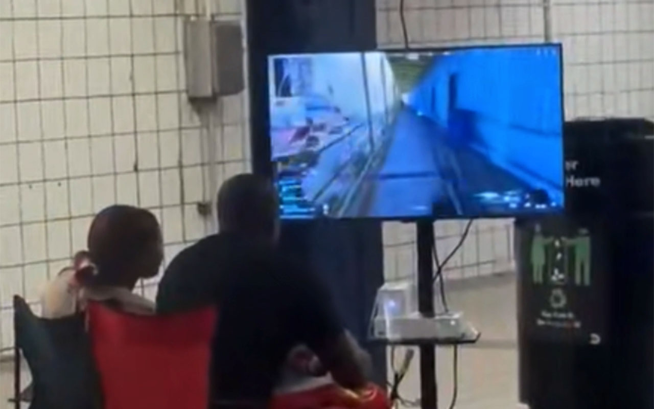 Фото: 9gag/@808m