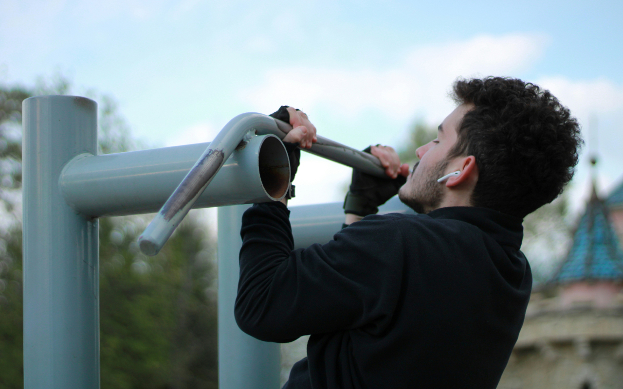 Начинаем подтягиваться с нуля. Показываем, как быстро дойти 20