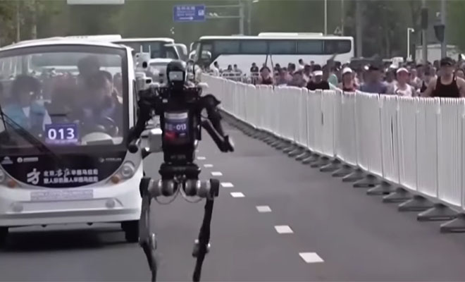 Фото: кадр из видео @guardiannews