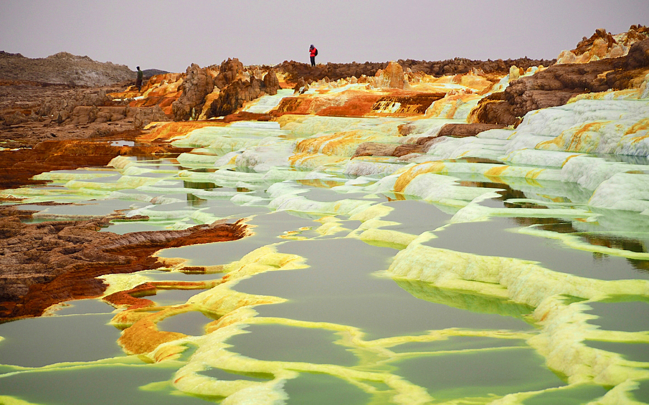 5 самых красивых мест мира, где туриста ждут одни неприятности