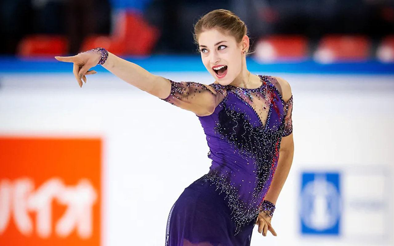 Американская фигуристка получила медаль по ошибке и наградила чемпионку из России