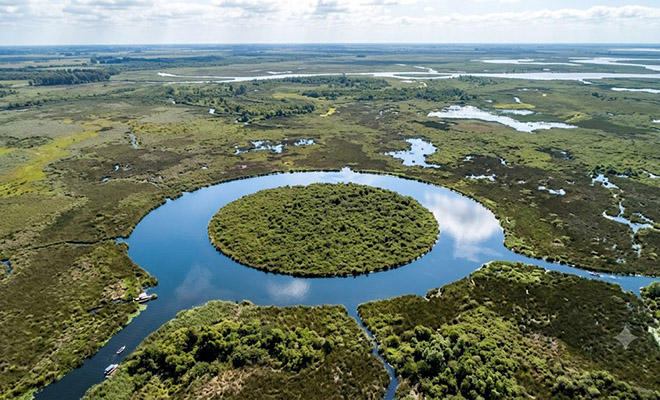 Фото: сгенерировано неросетью