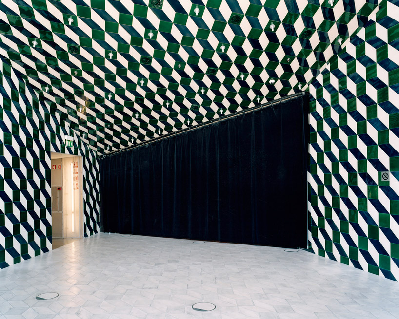 Геометрия пространства Кандиды Хофер Дом музыки в Порту