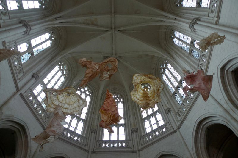 Подвешенный арт Петра Гентенара