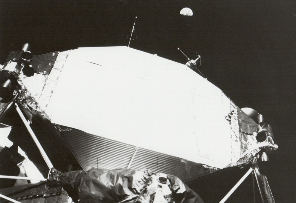 Земля вдалеке над лунным модулем, Аполлон 11, июль 1969
