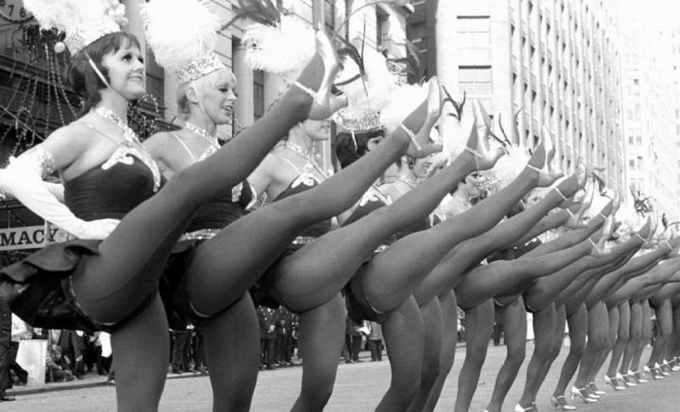     , ,   Rockettes,             .