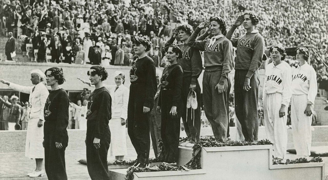 После оглашения столицы Олимпиады 1936 года страна начала строительство спортивных объектов, но лишь с приходом к власти Гитлера на это были брошены все ресурсы города.