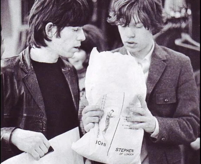 Роллинги Мик Джаггер и Кит Ричардс принарядились в John Stephen, Лондон, 1965