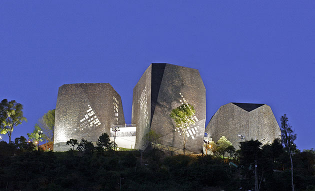 Mazzanti & Arquitectos: España Library