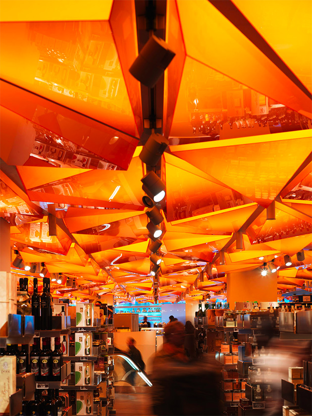 La Rinascente, самый известный торговый центр итальянской столицы моды. торговые центры, милан. La Rinascente, самый известный торговый центр итальянской столицы моды. торговые центры, милан.